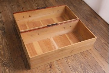 アンティーク家具　和製アンティーク　リメイク　鉄脚付き　朱色の時代箪笥ローボード(テレビボード、ローチェスト)(1)