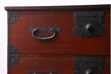 アンティーク家具　和製アンティーク　リメイク　鉄脚付き　朱色の時代箪笥ローボード(テレビボード、ローチェスト)(1)