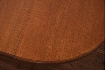 ヴィンテージ家具　北欧ビンテージ　G-PLAN チーク材　あたたかな雰囲気が魅力のエクステンションテーブル(ダイニングテーブル、ラウンドテーブル、ドローリーフテーブル)