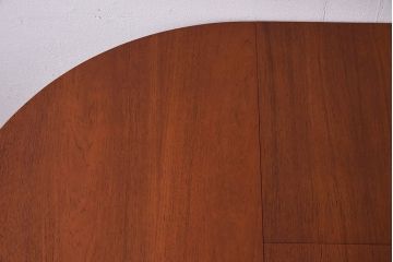 北欧ビンテージ家具　チーク材　シンプルなラウンド型エクステンションテーブル(ダイニングテーブル、ドローリーフテーブル)