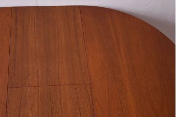 北欧ビンテージ家具　チーク材　シンプルなラウンド型エクステンションテーブル(ダイニングテーブル、ドローリーフテーブル)