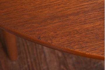 北欧ビンテージ家具　チーク材　シンプルなラウンド型エクステンションテーブル(ダイニングテーブル、ドローリーフテーブル)