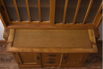 レトロ家具　昭和レトロ　懐かしい雰囲気が漂うカップボード(重ね食器棚、キャビネット、収納棚)