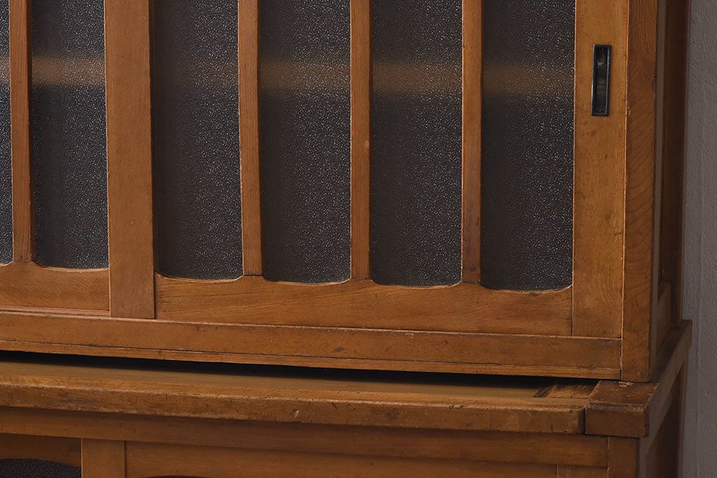 レトロ家具　昭和レトロ　懐かしい雰囲気が漂うカップボード(重ね食器棚、キャビネット、収納棚)