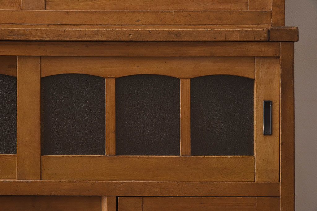 レトロ家具　昭和レトロ　懐かしい雰囲気が漂うカップボード(重ね食器棚、キャビネット、収納棚)