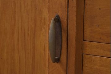 レトロ家具　昭和レトロ　懐かしい雰囲気が漂うカップボード(重ね食器棚、キャビネット、収納棚)