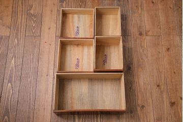 アンティーク家具　昭和期　総クスノキ(楠木)材　漆塗り　上質な作りの小引き出し(チェスト、収納)