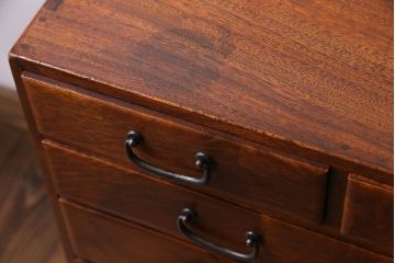 アンティーク家具　昭和期　総クスノキ(楠木)材　漆塗り　上質な作りの小引き出し(チェスト、収納)