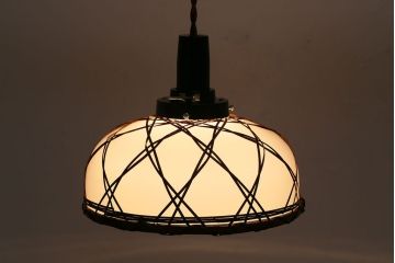 昭和レトロ　網目の竹細工が情緒ある趣きのペンダントライト(天井照明、吊り下げ照明)