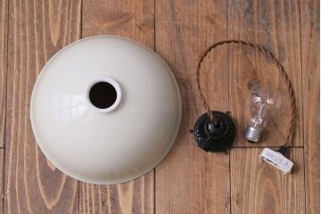 オールドノリタケ・則武(日陶)　柿の図　照らすと透ける模様が魅力の電笠(天井照明、シェード)