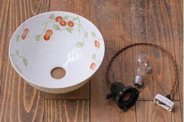 オールドノリタケ・則武(日陶)　柿の図　照らすと透ける模様が魅力の電笠(天井照明、シェード)