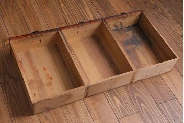 アンティーク家具　昭和初期　リメイク!　丸い錠前金具が目を惹く鉄脚付き箪笥ローボード(リビングボード、ローチェスト)