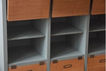 ペイント家具　ラフジュ工房オリジナル　5×4　淡いペイントカラーのパタパタマス目棚(戸棚、下駄箱)