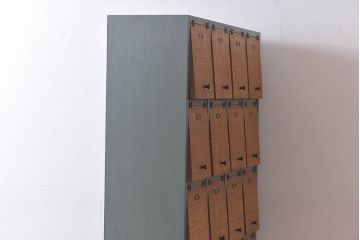 ペイント家具　ラフジュ工房オリジナル　5×4　淡いペイントカラーのパタパタマス目棚(戸棚、下駄箱)