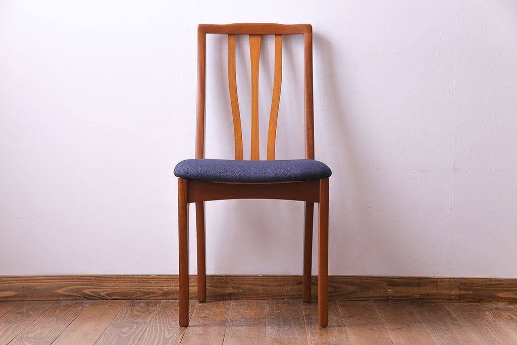 北欧ビンテージ家具　チーク材　背もたれのデザインが美しいダイニングチェア(ワークチェア、椅子)