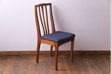 北欧ビンテージ家具　チーク材　背もたれのデザインが美しいダイニングチェア(ワークチェア、椅子)
