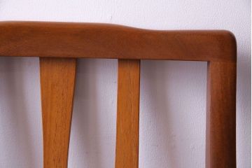 北欧ビンテージ家具　チーク材　背もたれのデザインが美しいダイニングチェア(ワークチェア、椅子)