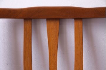 北欧ビンテージ家具　チーク材　背もたれのデザインが美しいダイニングチェア(ワークチェア、椅子)