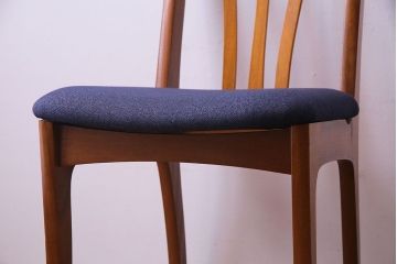 北欧ビンテージ家具　チーク材　背もたれのデザインが美しいダイニングチェア(ワークチェア、椅子)