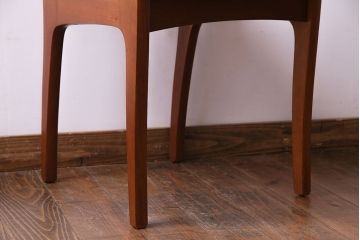 北欧ビンテージ家具　チーク材　背もたれのデザインが美しいダイニングチェア(ワークチェア、椅子)