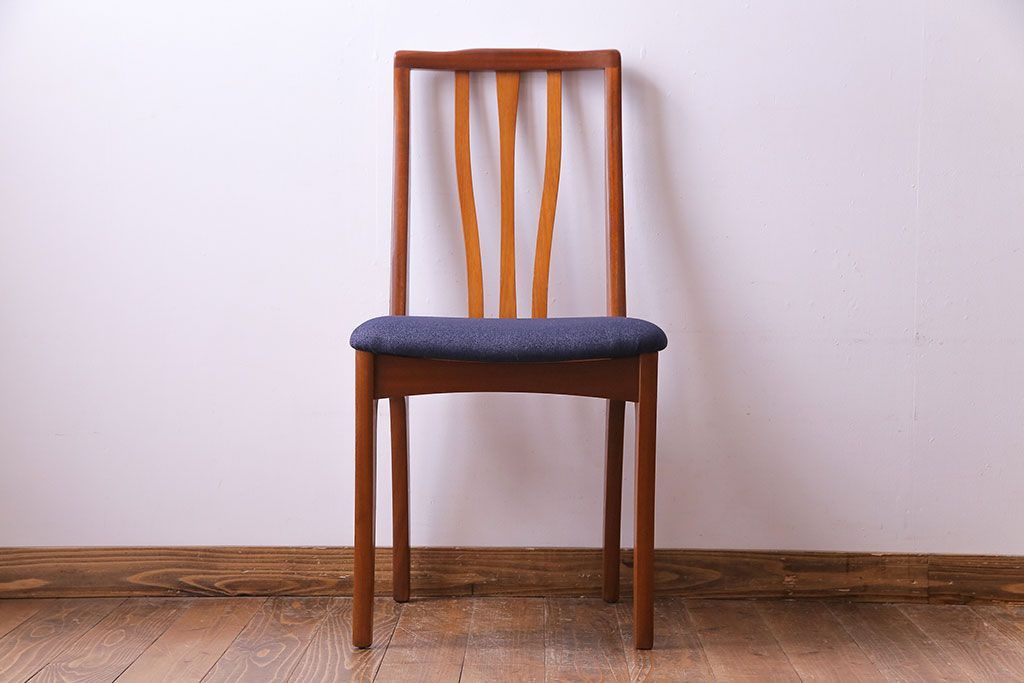 北欧ビンテージ家具　チーク材　背もたれのデザインが美しいダイニングチェア(ワークチェア、椅子)(1)
