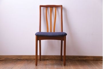 北欧ビンテージ家具　チーク材　背もたれのデザインが美しいダイニングチェア(ワークチェア、椅子)(1)
