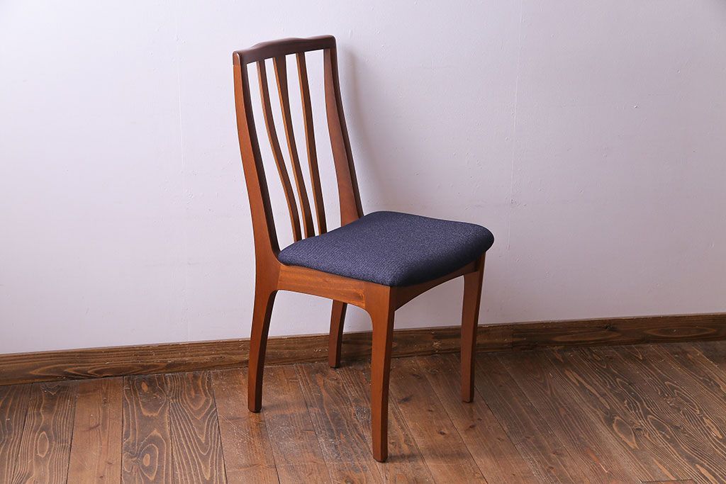 北欧ビンテージ家具　チーク材　背もたれのデザインが美しいダイニングチェア(ワークチェア、椅子)(1)