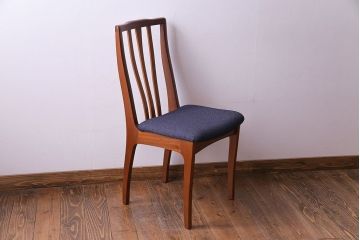 北欧ビンテージ家具　チーク材　背もたれのデザインが美しいダイニングチェア(ワークチェア、椅子)(1)