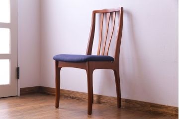 北欧ビンテージ家具　チーク材　背もたれのデザインが美しいダイニングチェア(ワークチェア、椅子)(1)