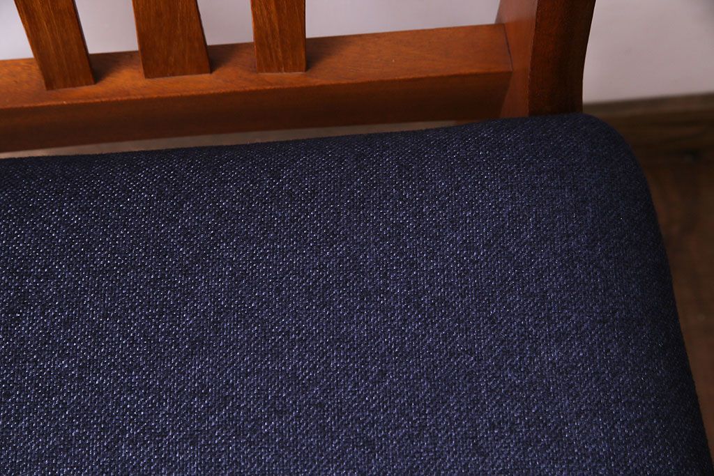 北欧ビンテージ家具　チーク材　背もたれのデザインが美しいダイニングチェア(ワークチェア、椅子)(1)