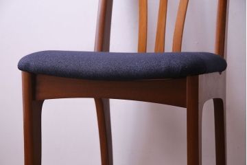 北欧ビンテージ家具　チーク材　背もたれのデザインが美しいダイニングチェア(ワークチェア、椅子)(1)