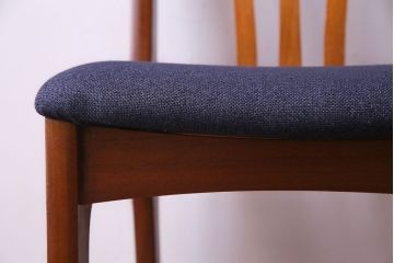 北欧ビンテージ家具　チーク材　背もたれのデザインが美しいダイニングチェア(ワークチェア、椅子)(1)