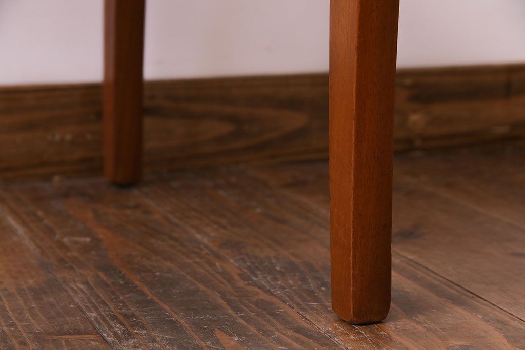 北欧ビンテージ家具　チーク材　背もたれのデザインが美しいダイニングチェア(ワークチェア、椅子)(1)