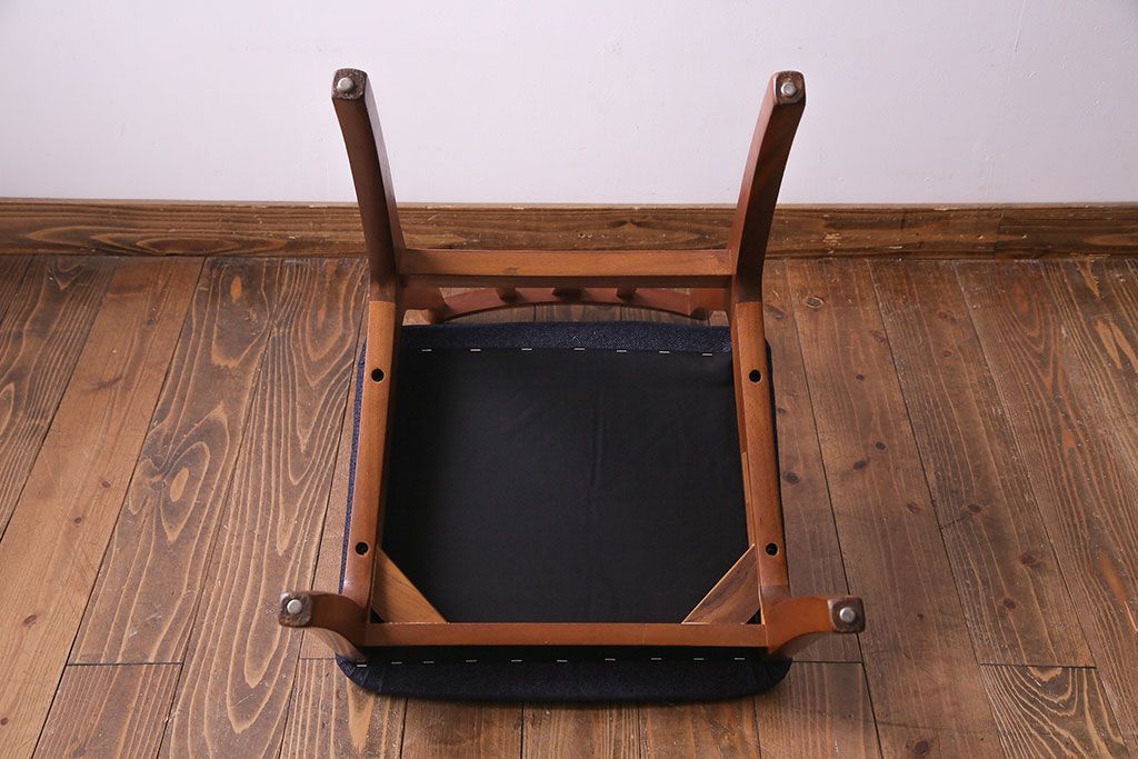 北欧ビンテージ家具　チーク材　背もたれのデザインが美しいダイニングチェア(ワークチェア、椅子)(1)