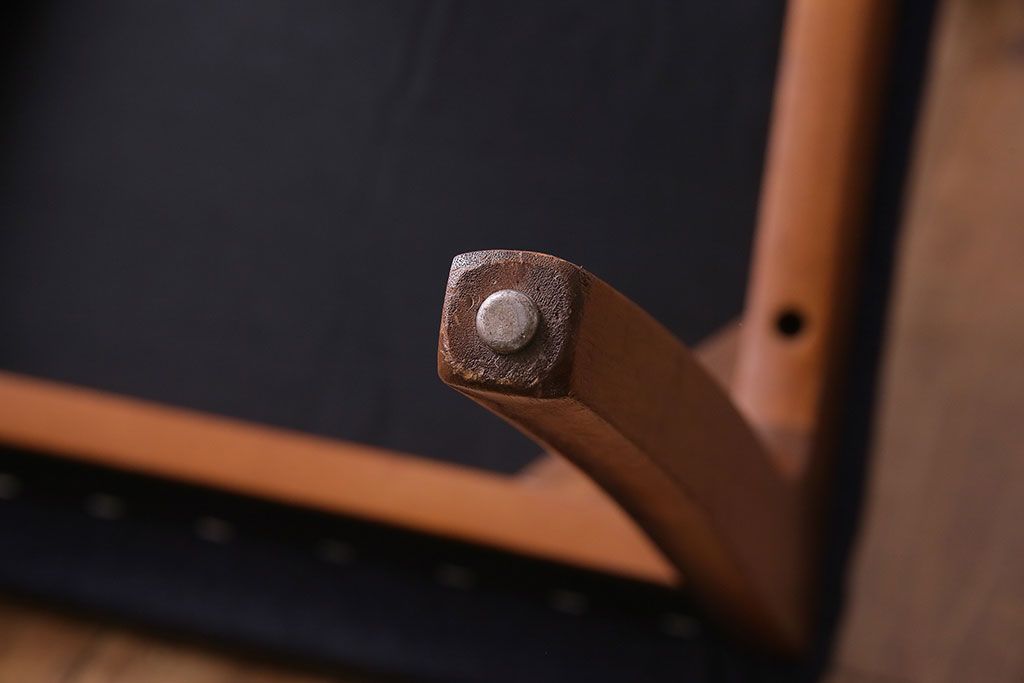 北欧ビンテージ家具　チーク材　背もたれのデザインが美しいダイニングチェア(ワークチェア、椅子)(1)