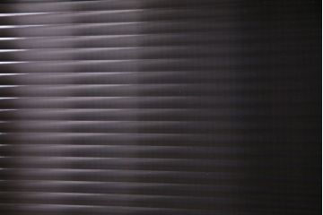 昭和レトロ　モールガラス入り　ナチュラルな木製フレームのガラス戸(窓、引き戸、建具)2枚組