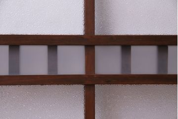 昭和レトロ　ダイヤガラスが懐かしい雰囲気を高めるフィックス窓(FIX、はめ殺し戸、ガラス戸、明り取り)