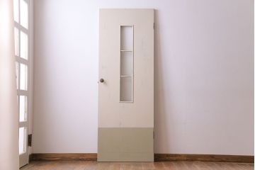 レトロ　シャビーな雰囲気のおしゃれなペイントドア(扉)(1)