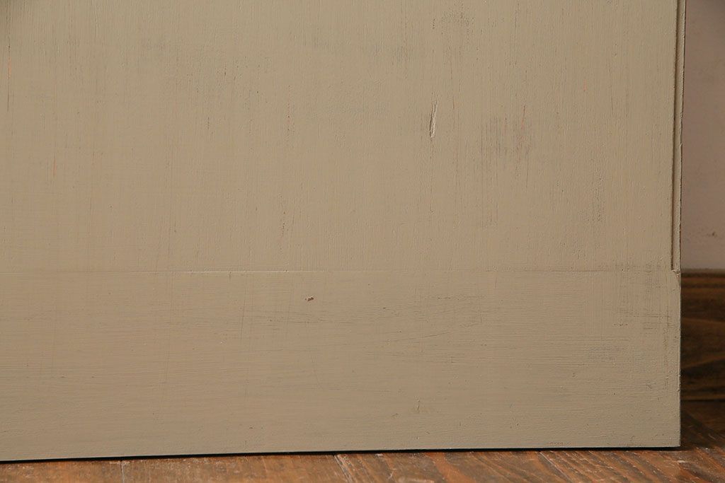 レトロ　シャビーな雰囲気のおしゃれなペイントドア(扉)(1)