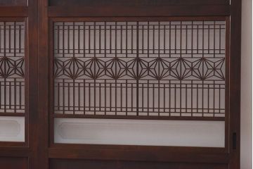 昭和初期　デザインガラス入り　上質な組子が目を惹くガラス帯戸4枚セット(ガラス戸、格子戸)