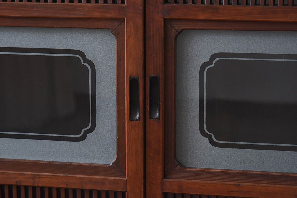 昭和初期　ケヤキ材使用　上質な作りが味わえる万本格子戸(ガラス帯戸、引き戸)4枚セット