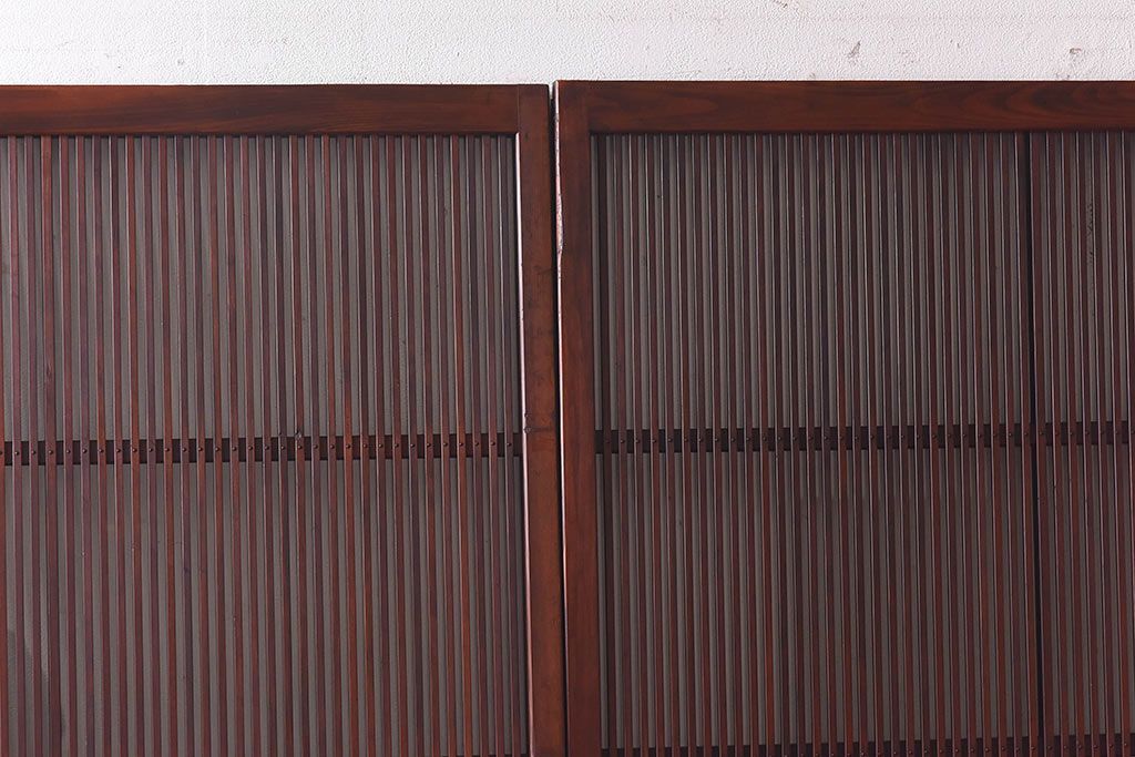 昭和初期　ケヤキ材使用　上質な作りが味わえる万本格子戸(ガラス帯戸、引き戸)4枚セット