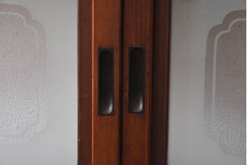 昭和初期　ケヤキ材使用　上質な作りが味わえる万本格子戸(ガラス帯戸、引き戸)4枚セット