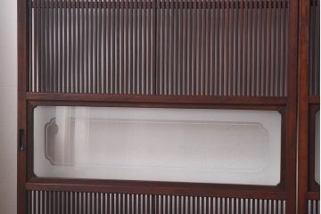 昭和初期　ケヤキ材使用　上質な作りが味わえる万本格子戸(ガラス帯戸、引き戸)4枚セット