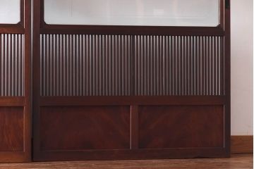 昭和初期　ケヤキ材使用　上質な作りが味わえる万本格子戸(ガラス帯戸、引き戸)4枚セット