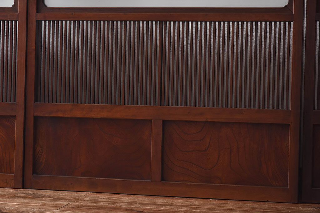 昭和初期　ケヤキ材使用　上質な作りが味わえる万本格子戸(ガラス帯戸、引き戸)4枚セット