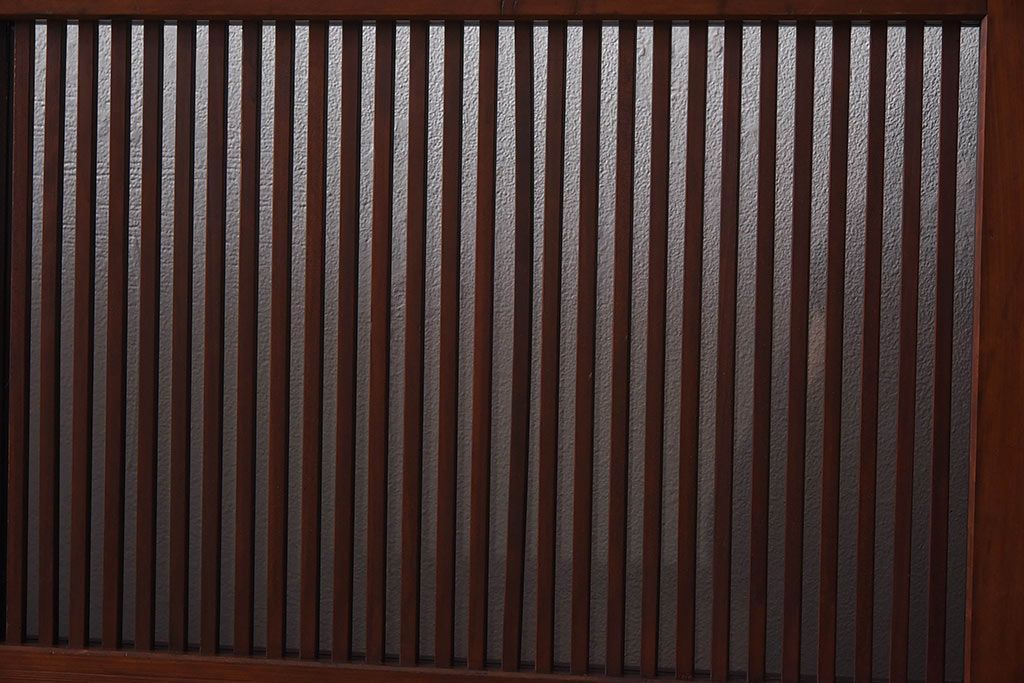 昭和初期　ケヤキ材使用　上質な作りが味わえる万本格子戸(ガラス帯戸、引き戸)4枚セット