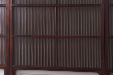 昭和初期　ケヤキ材使用　上質な作りが味わえる万本格子戸(ガラス帯戸、引き戸)4枚セット