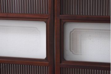 昭和初期　ケヤキ材使用　上質な作りが味わえる万本格子戸(ガラス帯戸、引き戸)4枚セット