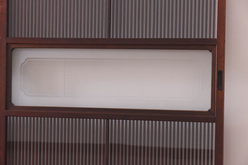 昭和初期　ケヤキ材使用　上質な作りが味わえる万本格子戸(ガラス帯戸、引き戸)4枚セット